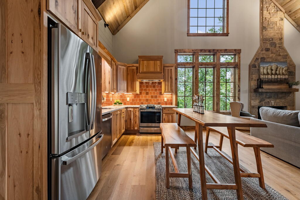 380 Utana Bluffs Trail