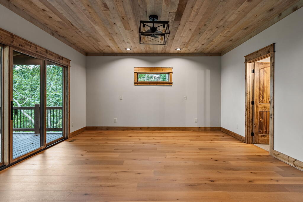 380 Utana Bluffs Trail