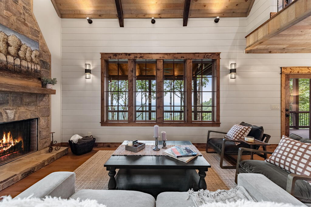 380 Utana Bluffs Trail