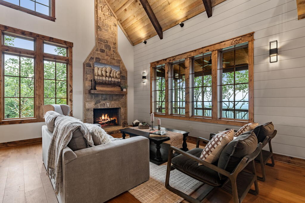 380 Utana Bluffs Trail