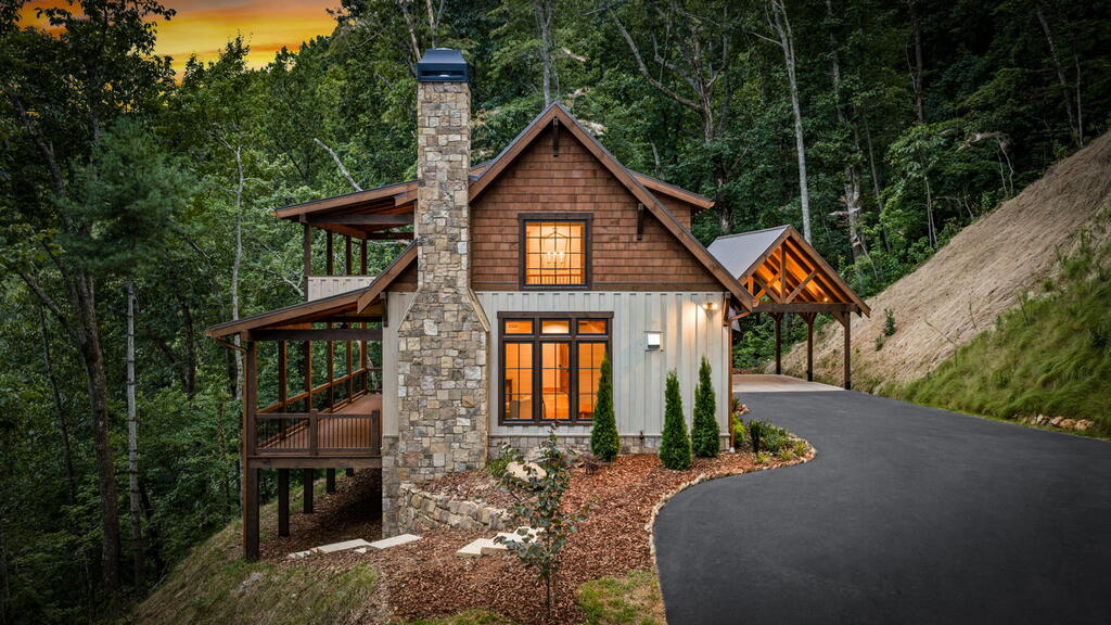 380 Utana Bluffs Trail