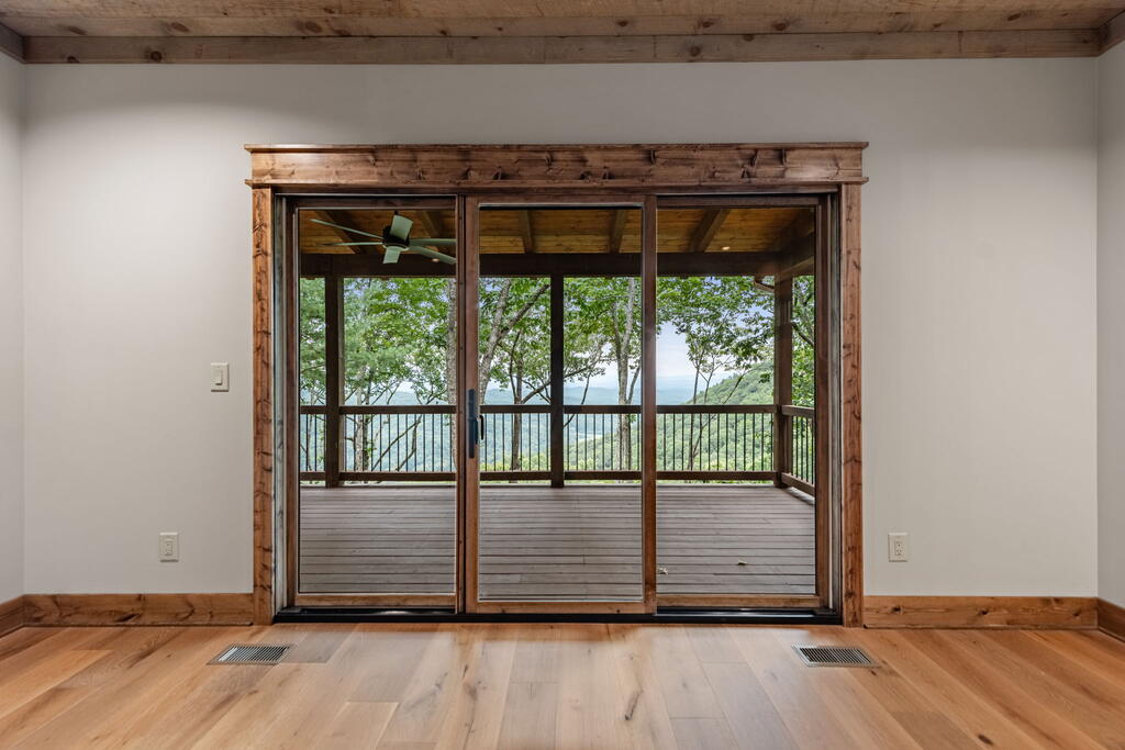 380 Utana Bluffs Trail