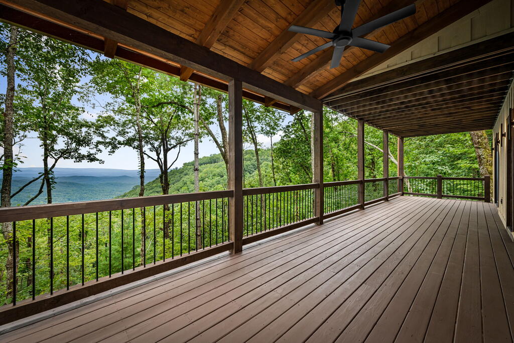 380 Utana Bluffs Trail
