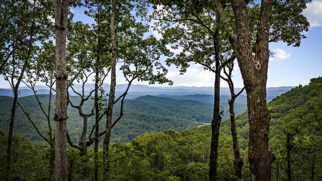 380 Utana Bluffs Trail