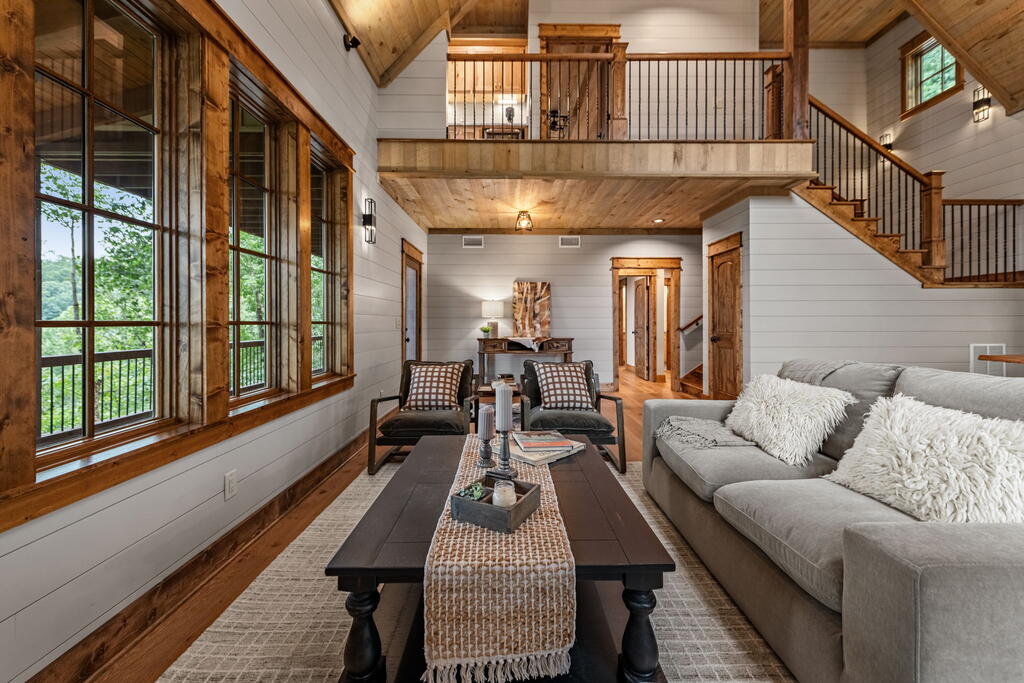 380 Utana Bluffs Trail