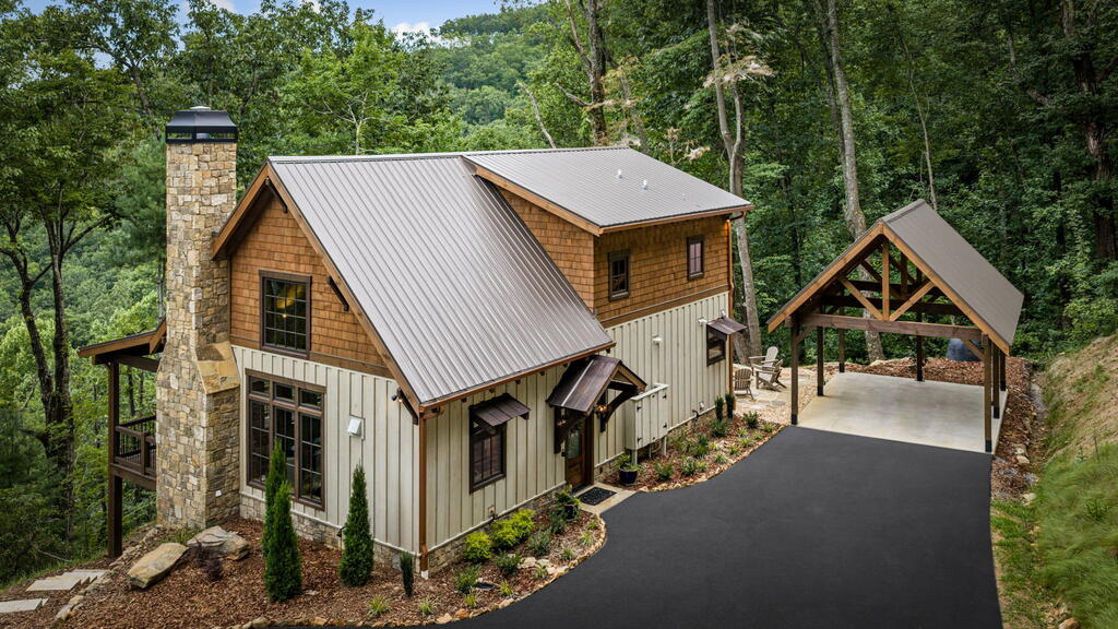380 Utana Bluffs Trail