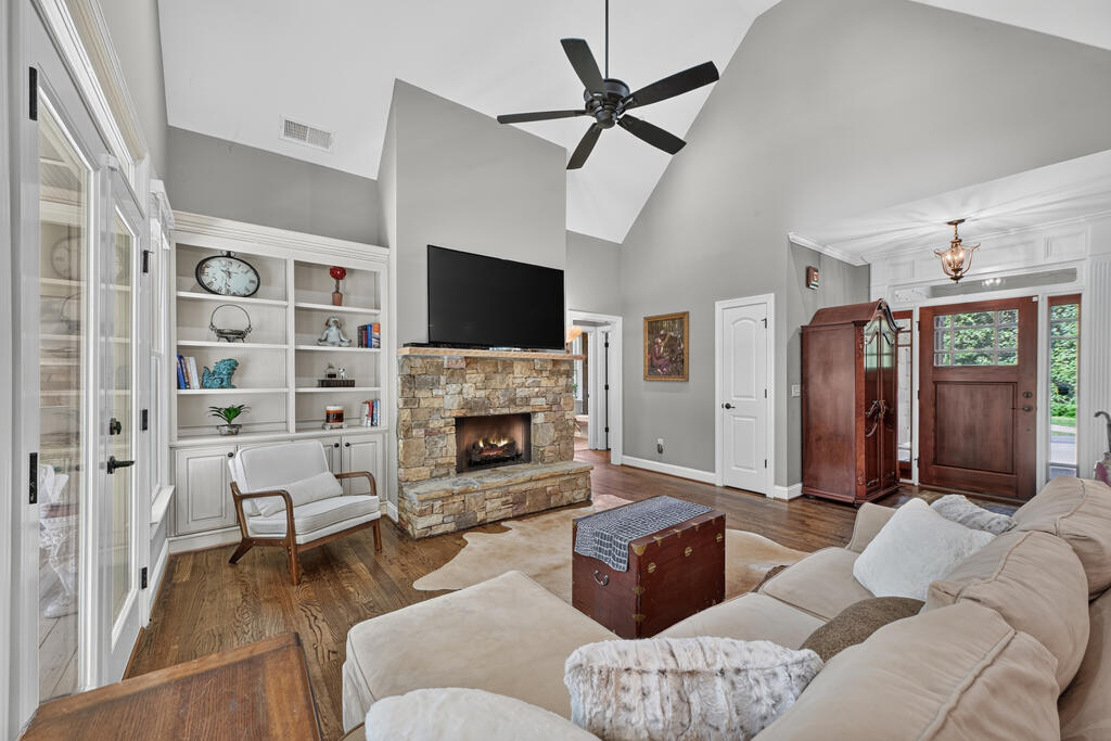2703 Hwy 382w