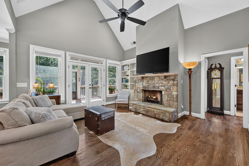 2703 Hwy 382w