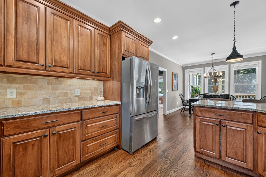 2703 Hwy 382w