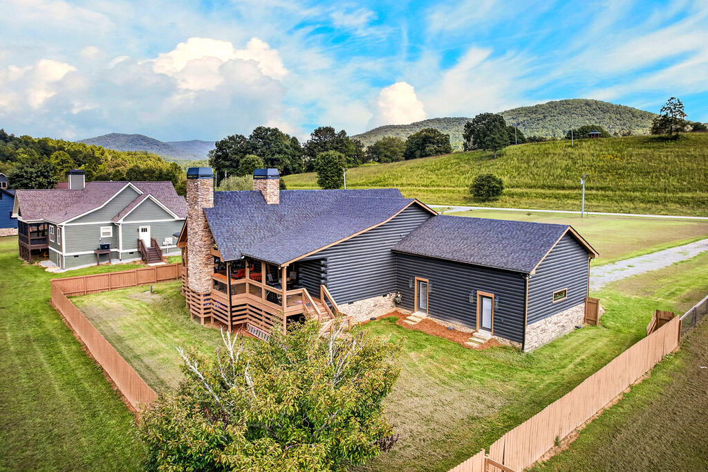113 Downy Road