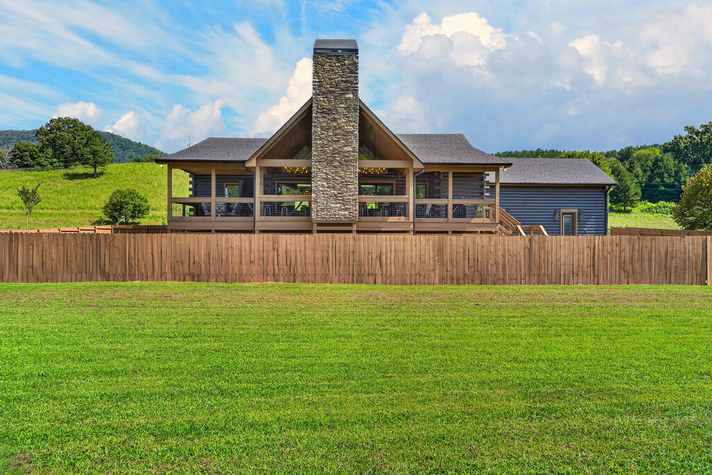 113 Downy Road