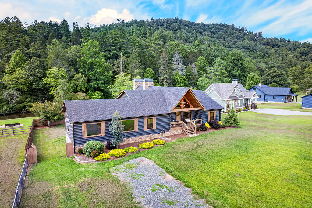 113 Downy Road