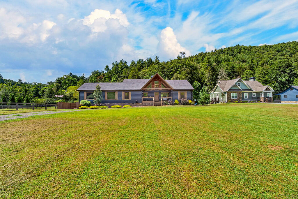 113 Downy Road