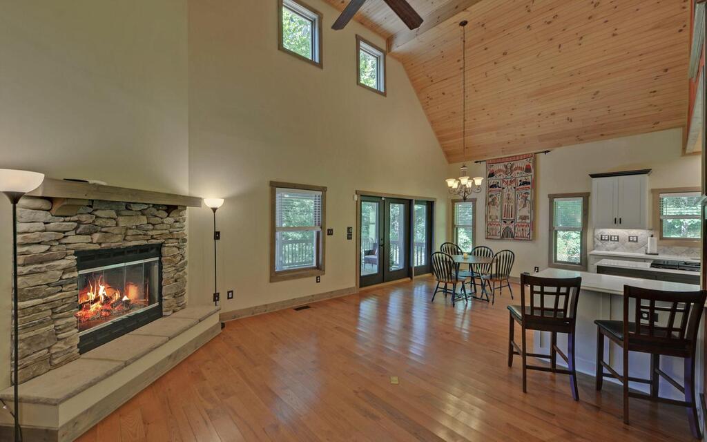 1374 Lucius Road