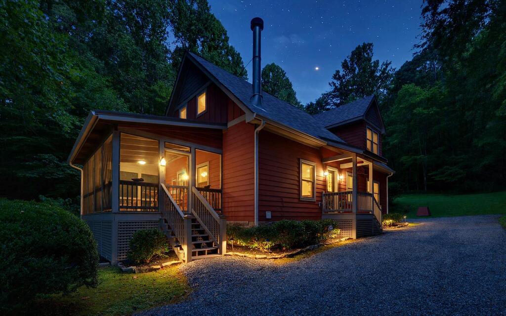 1374 Lucius Road