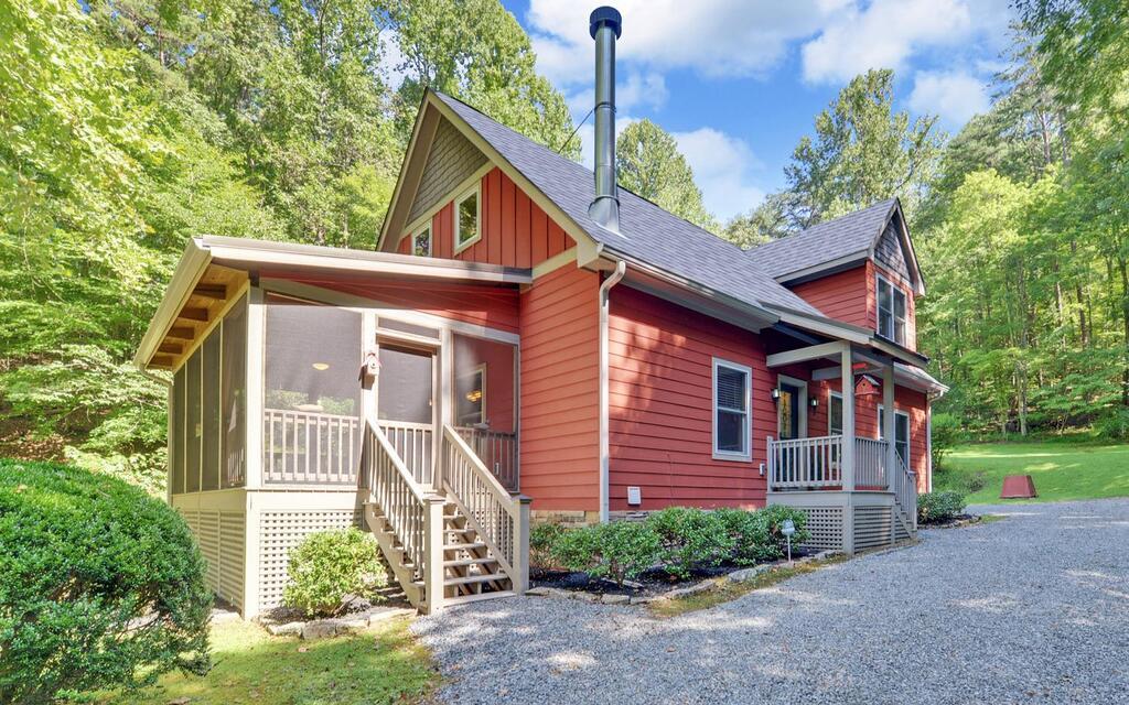 1374 Lucius Road
