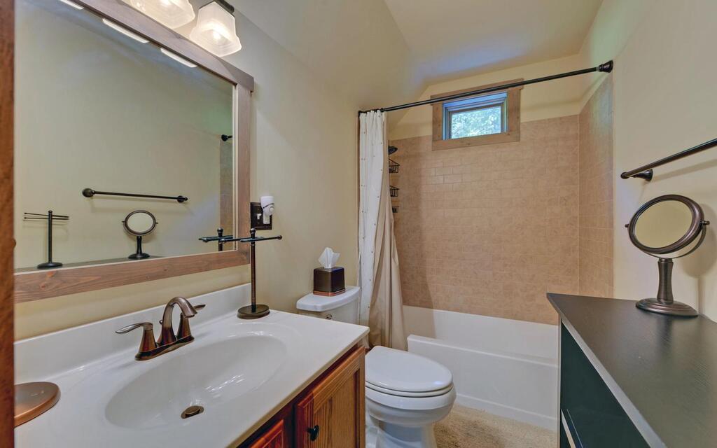 1374 Lucius Road