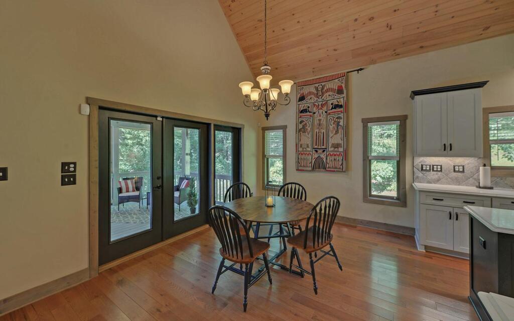 1374 Lucius Road