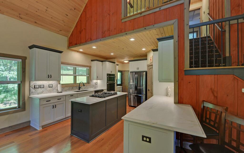 1374 Lucius Road