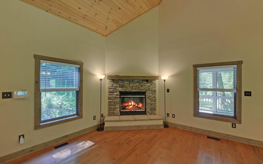 1374 Lucius Road