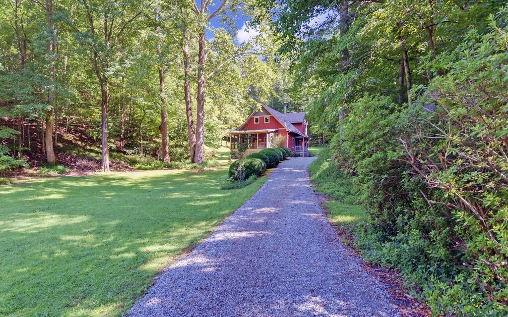 1374 Lucius Road