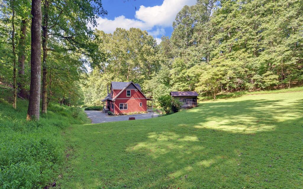 1374 Lucius Road