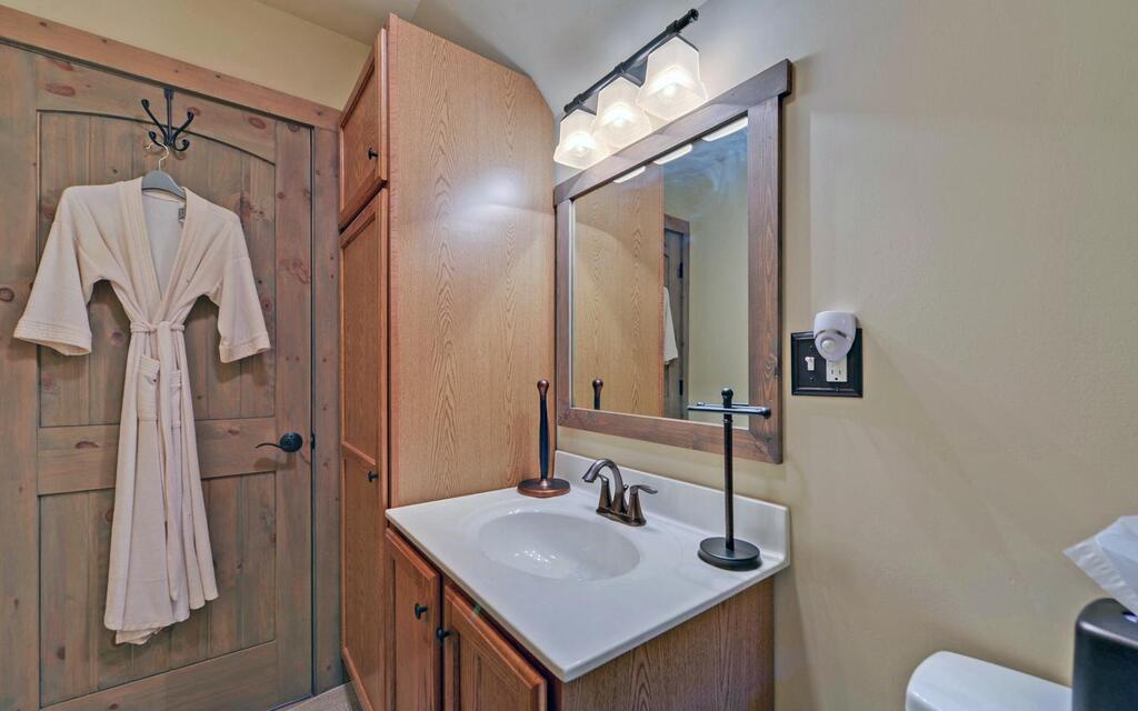 1374 Lucius Road