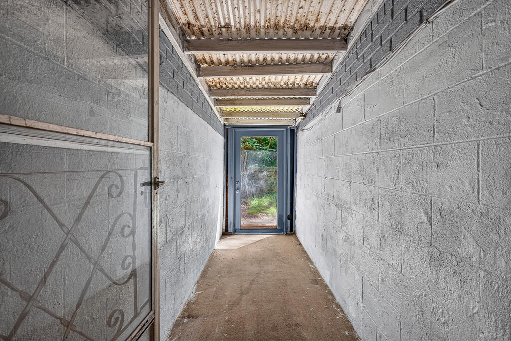 466 Ellington Road