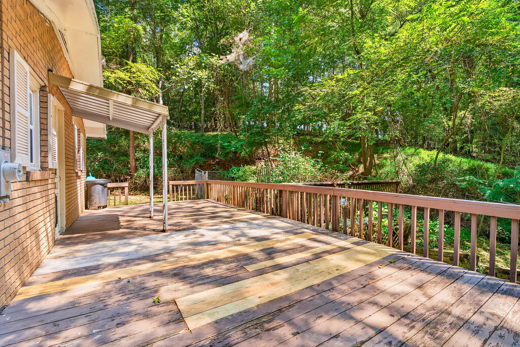 466 Ellington Road
