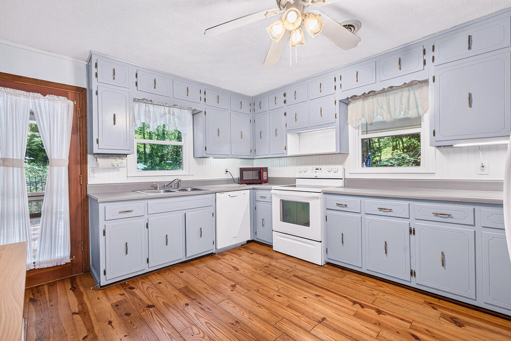 466 Ellington Road