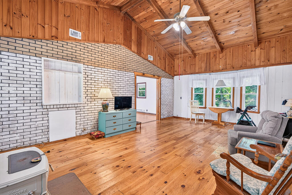 466 Ellington Road