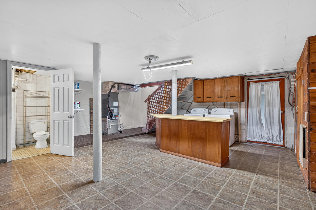 466 Ellington Road