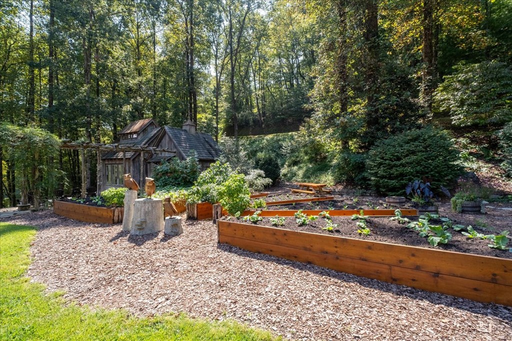 207 Utana Bluffs Trail