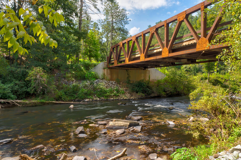 1068 High River Road