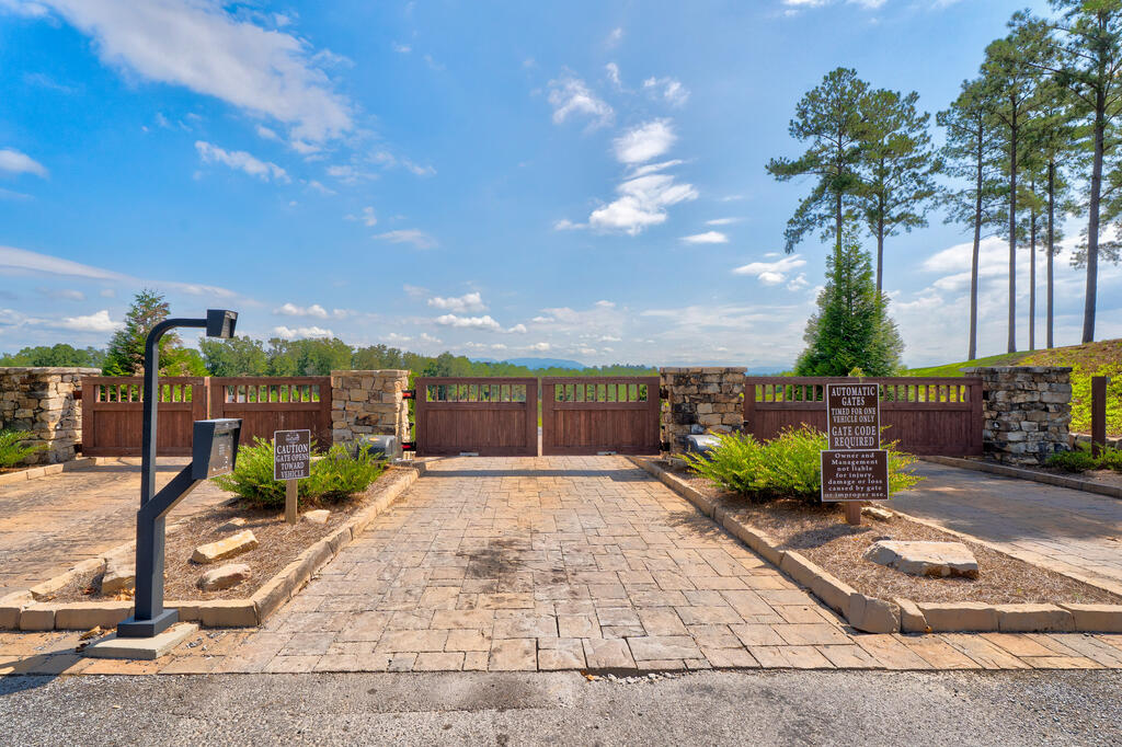 1068 High River Road