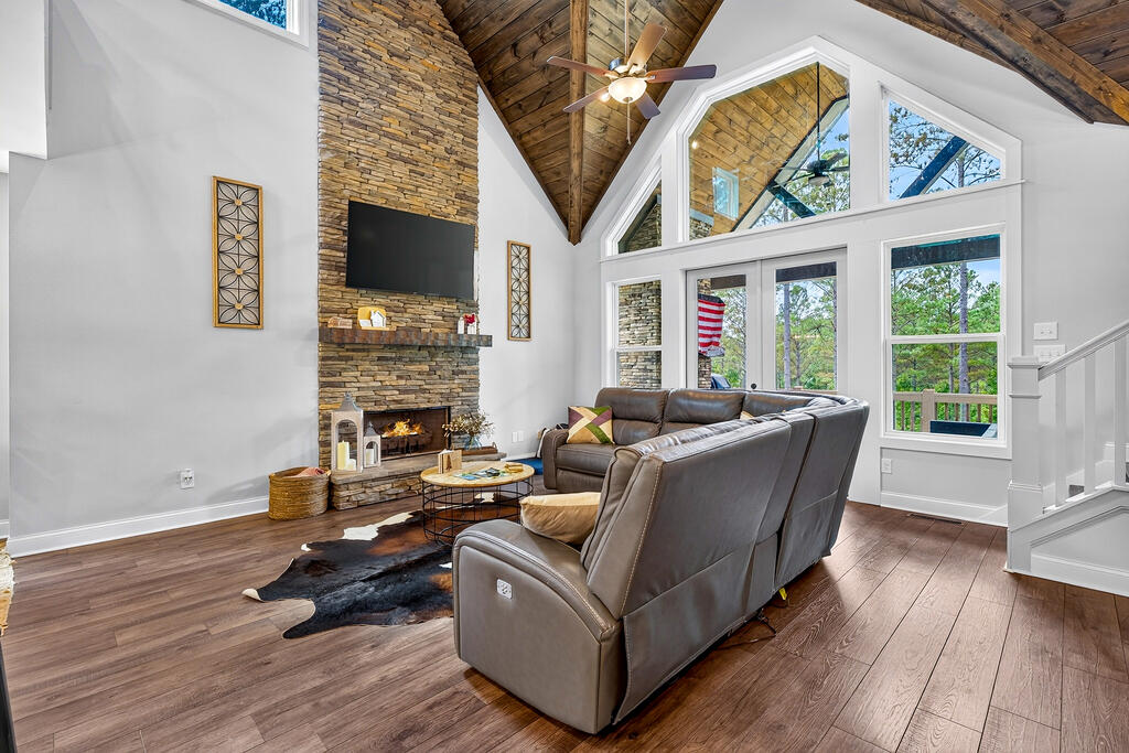 1068 High River Road
