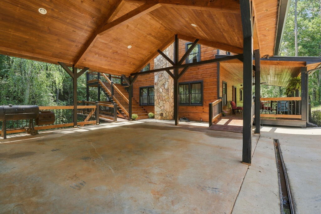 268 Mission Hill Rd