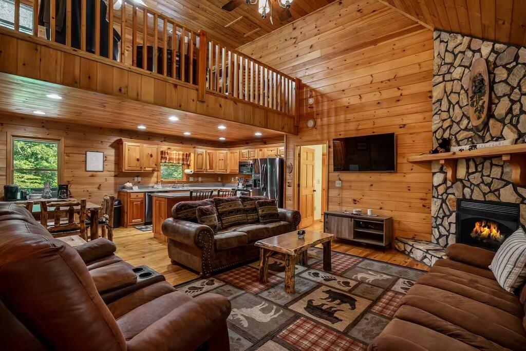 808 Villa Drive