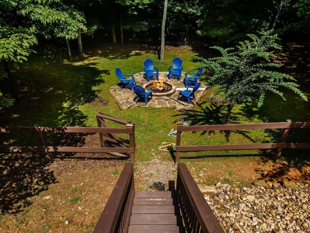 808 Villa Drive