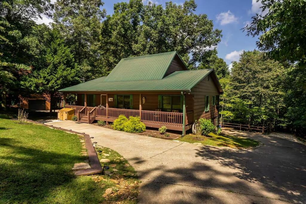 808 Villa Drive