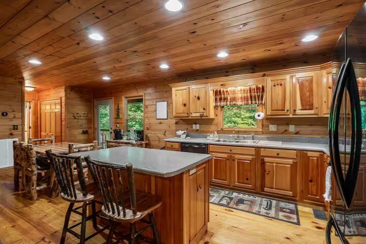 808 Villa Drive