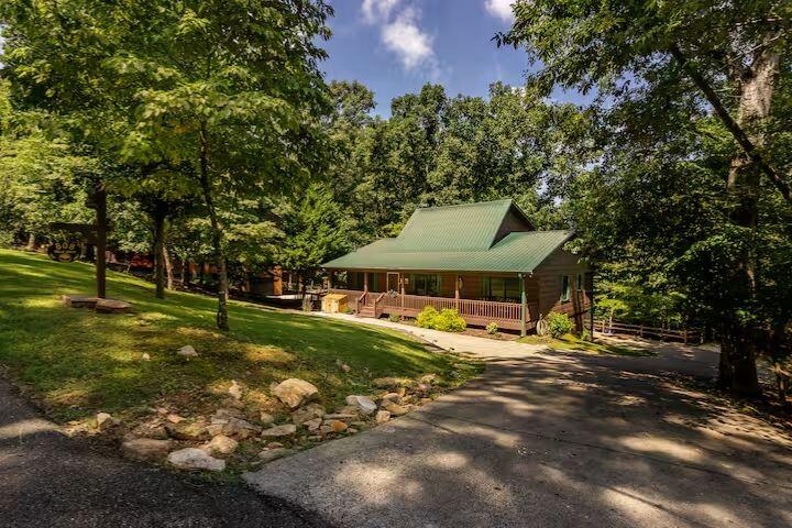 808 Villa Drive