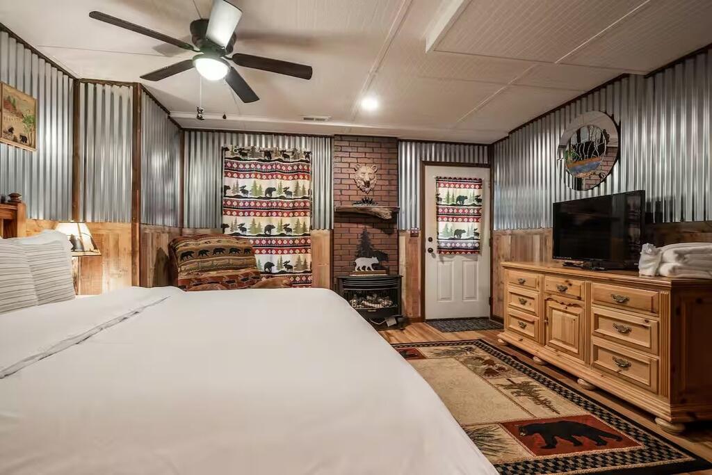 808 Villa Drive
