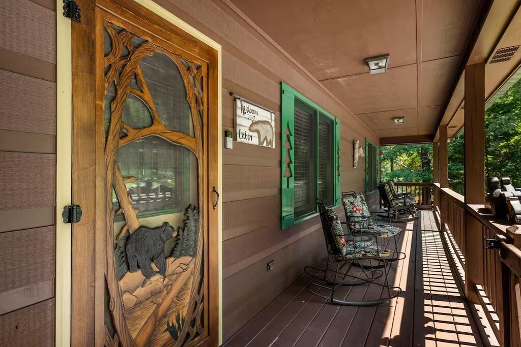 808 Villa Drive