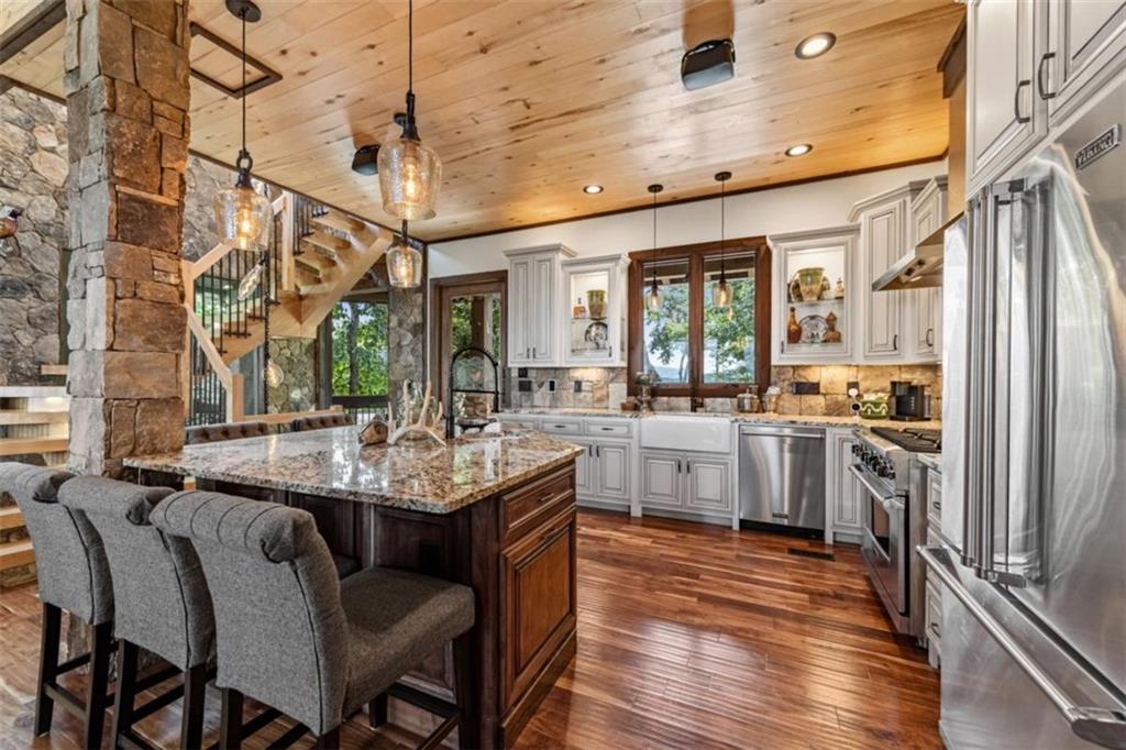 520 Overlook Drive