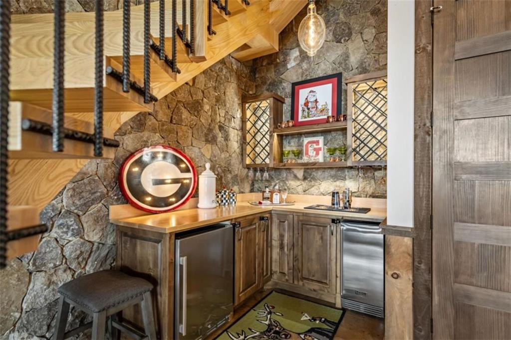 520 Overlook Drive