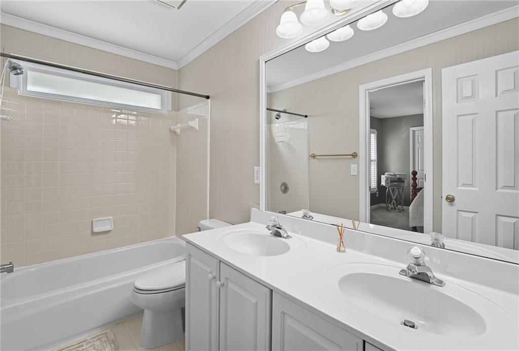 1161 Grand Oaks Glen NW