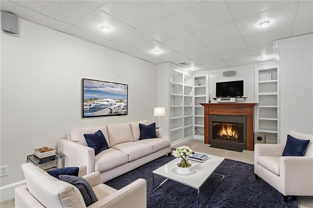 1161 Grand Oaks Glen NW