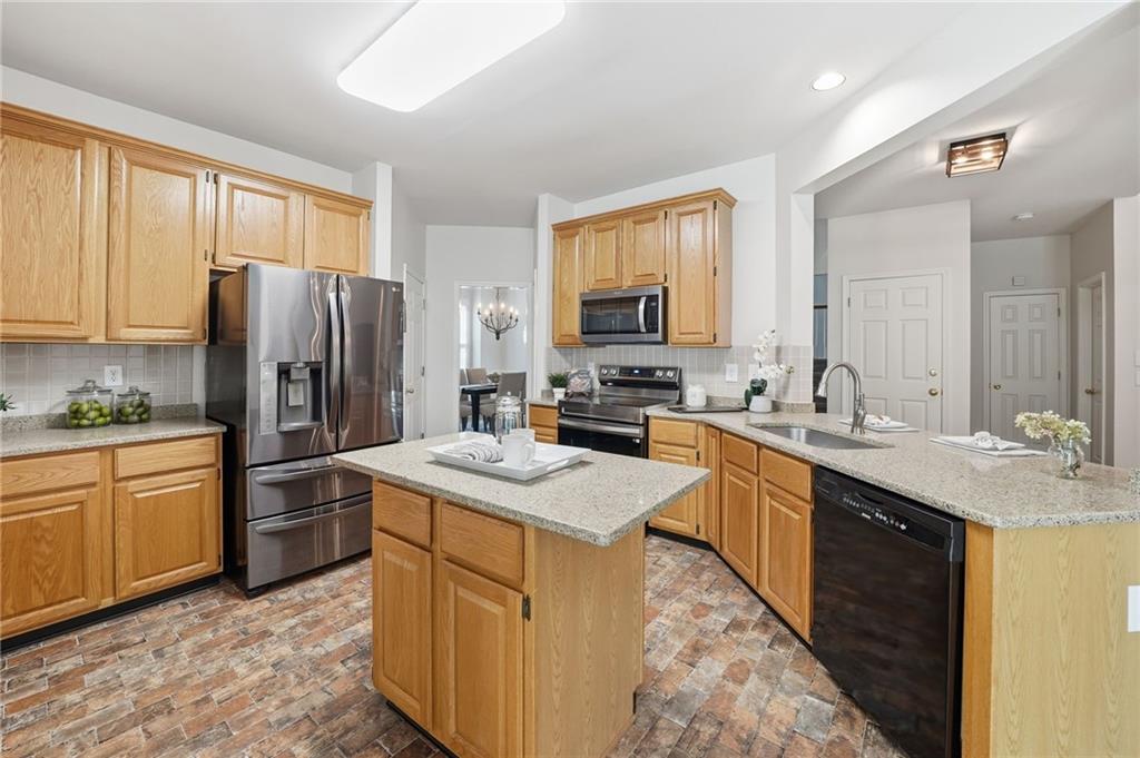 1161 Grand Oaks Glen NW