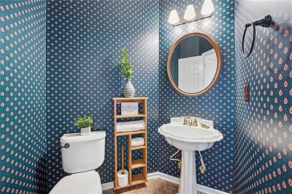 1161 Grand Oaks Glen NW